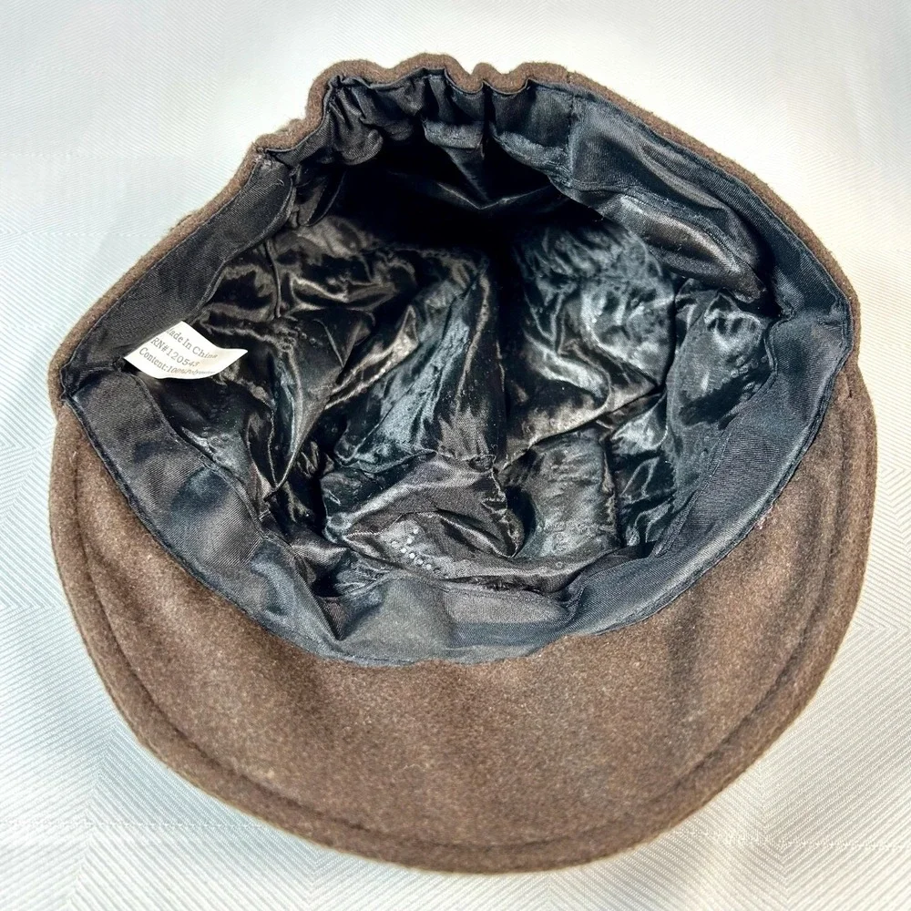 Newsboy Cap Hat Mod Brown Woven Sweater Knit Felt Brim Leaf & Button Detail OSFM